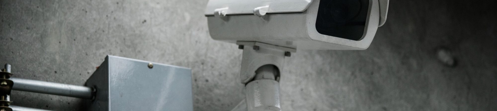 closeup-cctv-camera-wall_compressed closeup-cctv-camera-wall_compressed